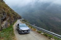 Bất ngờ khi roadtrip cùng sedan 