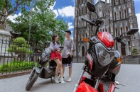 VinFast tặng 50.000 pin xe máy điện cho khách hàng học sinh 