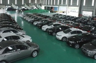 Hết ưu đãi lệ phí trước bạ, doanh số bán ô tô tụt 45%
