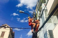 Lại nắng nóng gay gắt, EVN liên tục khuyến cao dùng điện tiết kiệm 