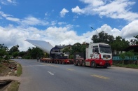 Ngắm thiết bị khủng chở cánh điện gió đi đường núi lần đầu tiên được cấp phép 
