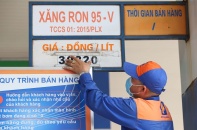 Giá xăng RON95 vượt mốc 32.000 đồng/lít 