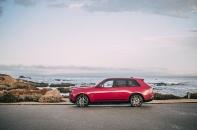 Khách hàng muốn, Rolls Royce chiều ngay Cullinan màu hồng 