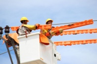 Phương án nào cho giá bán lẻ điện bình quân năm 2023?