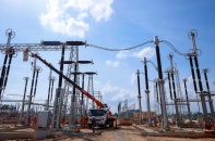 Đường dây 500 kV mạch 3 tăng tốc về đích