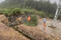 PTC2 tăng cường kiểm tra hệ thống truyền tải điện tại các tỉnh, thành đang mưa lớn 