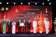 Vinataba đón nhận Huân chương Lao động hạng Ba 