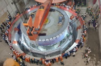 Hạ thành công rotor Tổ máy số 1 Thủy điện Hoà Bình mở rộng