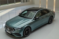 Mercedes-Benz E-class thế hệ thứ 6 chuẩn bị ra mắt tại Hà Nội  Mercedes-Benz E-class thế hệ thứ 6 chuẩn bị ra mắt tại Hà Nội