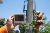 EVNNPC: Những giọt mồ hôi thầm lặng giữ dòng điện giữa "chảo lửa" 53°C