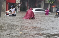 Hải Phòng: Mưa lụt lịch sử, nhiều tuyến phố “hóa sông”
