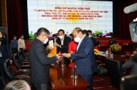 Chủ tịch nước Nguyễn Xuân Phúc thăm và tặng quà Tết tại Hải Phòng