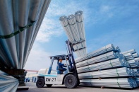 Ngành thép nổi sóng, chứng khoán bứt phá ngày đầu tuần, giao dịch vượt tỷ USD