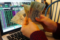 Cổ phiếu vua chưa đủ kéo VN-Index, dòng tiền lớn ồ ạt vào thị trường phiên sáng 4/11