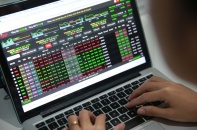 Cổ phiếu dầu khí lên ngôi, VN-Index chùn chân trước ngưỡng 1.470 điểm