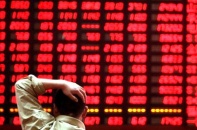 Giữa cơn hoảng loạn “trắng bên mua”, khối ngoại mua ròng hơn 622 tỷ đồng