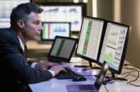 Khối ngoại quay đầu bán ròng, VN-Index một lần nữa chinh phục bất thành mốc 1.300 điểm