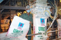 Cổ phiếu phân bón “dậy sóng”, VN-Index lên mức cao nhất 2,5 tháng