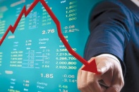 Khối ngoại tiếp tục xả hàng; VN-Index về thấp nhất 19 tháng; loạt doanh nghiệp vi phạm công bố thông tin