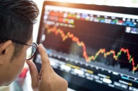 Áp lực giải chấp đẩy thị trường chứng khoán tiếp tục dò đáy, Hòa Phát trượt xa Top 10 vốn hóa