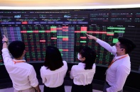 VN-Index ngược dòng thế giới; Khối ngoại mua ròng chậm lại; VSD sắp sang trang mới 
