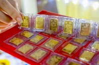 Vàng SJC giảm nhẹ, giới chuyên gia kỳ vọng giá vàng vững mốc 1.900 USD/ounce