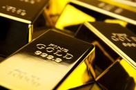 Thêm động lực sau cuộc họp Fed, giá vàng vượt 2.040 USD/ounce