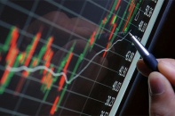 Cổ phiếu ngân hàng nâng đỡ, VN-Index giữ được mốc 1.300 điểm