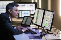 Bán trên diện rộng, VN-Index giảm hơn 15 điểm trong phiên 10/1