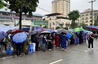 Bộ Xây dựng lên tiếng về tình trạng người dân chật vật nộp hồ sơ nhà ở xã hội