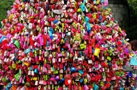 Ngỡ ngàng trước hàng triệu "ổ khoá tình yêu" ở Hàn Quốc