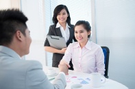 Sinh viên mới ra trường, giỏi ngoại ngữ, lương có thể trên 10 triệu đồng