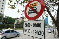 Hà Nội cấm taxi và xe hợp đồng dưới 9 chỗ trên 11 tuyến phố