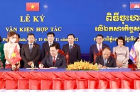 Chủ tịch Quốc hội Vương Đình Huệ hội đàm với Chủ tịch Quốc hội Campuchia Samdech Heng Samrin