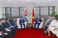 Chủ tịch Quốc hội Vương Đình Huệ hội kiến Thủ tướng Cuba Manuel Marrero Cruz   