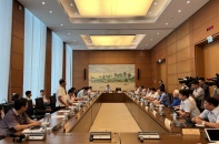 Nhiều chiều quan điểm lấy phiếu tín nhiệm đối với người nghỉ chữa bệnh hiểm nghèo