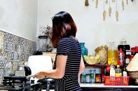 Số giờ phụ nữ làm việc nhà không được trả công gần gấp đôi nam giới