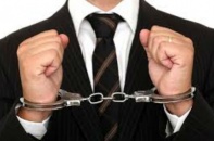 Cán bộ tín dụng như "cá nằm trên thớt"?