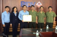 Bắt giữ thêm 2 đối tượng nước ngoài sử dụng thẻ giả rút tiền tại ATM