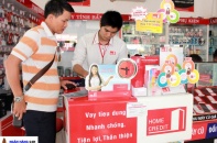 Cho vay tiêu dùng có nguy cơ bị tổn hại, Moody’s xem xét hạ tín nhiệm 2 ngân hàng, 3 công ty tài chính