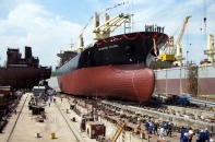 Nhiều doanh nghiệp tuyển lao động sang Hàn Quốc đóng tàu sai quy định