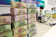 Trái phiếu tiếp tục đóng băng; lo ngại sở hữu chéo ngân hàng