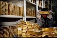 Bất chấp giá cao, các ngân hàng trung ương dự kiến còn tăng gom vàng năm tới