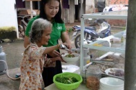 Quán hủ tíu “làm mới” những nụ cười