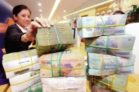 Chuyên gia khuyến nghị về vàng; Thị trường chờ thương vụ tỷ USD mùa ĐHĐCĐ