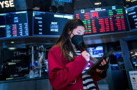 Ngân hàng niêm yết trên sàn ngoại: Cắt giảm mạnh thủ tục, rút ngắn thời gian chấp thuận còn 28 ngày