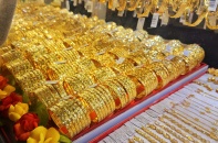 Vàng tăng 2,8 triệu đồng/lượng, giới phân tích cảnh báo tuần tới sẽ rất "sóng gió"