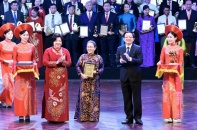 Phó Thủ tướng dự lễ tôn vinh 100 Hợp tác xã tiêu biểu