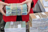Ngân hàng giảm mạnh lãi suất sau động thái của Ngân hàng Nhà nước