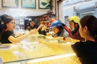 Vàng thế giới tăng trở lại, vàng trong nước vẫn "bị làm giá"